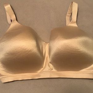 Catherine’s Wireless Back Smoother Sz 42DDD